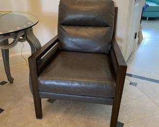 Very comfortable leather chair 