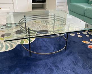 Glass table with round frame 