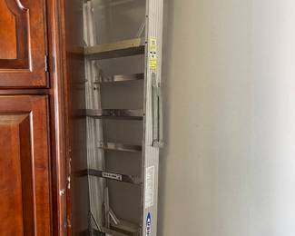 Large aluminum ladder 