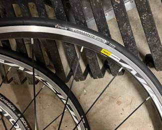 Mavic aksium tire set 