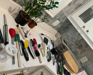 Misc kitchen utensils 