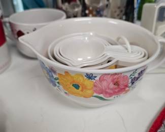 The Pioneer Woman “Brilliant Blooms” Bowls