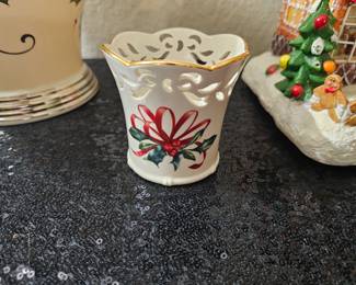 Lenox Winter Greetings Pierced Vase