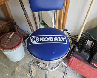 Kobalt Swivel Chair