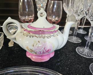 Lefton Musical Teapot