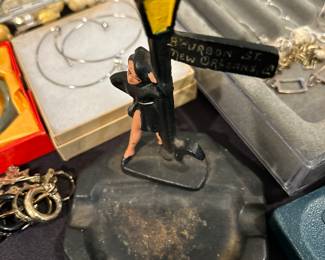 Cast iron NOLA ash tray 