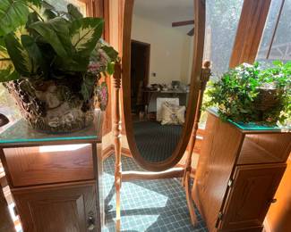 Wood side tables with glass top
Wood mirror on stand 