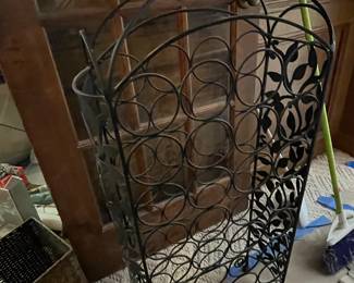 Metal wine rack