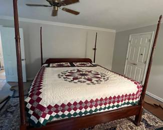 King wood poster bed