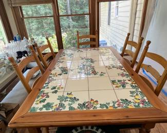 Dinette table with 6 chairs and chair covers 