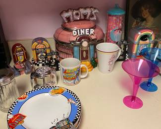 FUN Diner JukeBox items!! Mom's Diner Cookie Jar