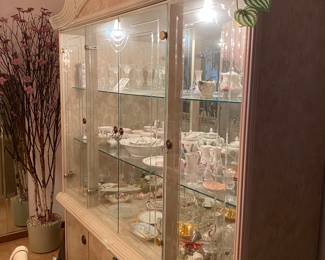 Fine's Gallery, Made in Italy, White, Leaded Glass Doors, Lighted. Storage, Display Cabinet