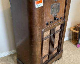 Antique RCA 1930's Radio