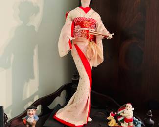 JAPAN FIGURINE