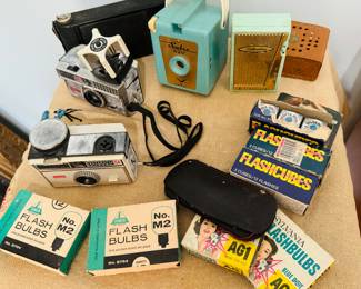 ANTIQUE CAMERAS