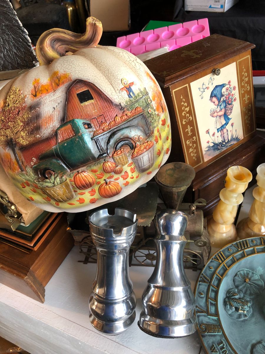 Berwyn sale Coins Coke Signs New in Box... starts on 7/11/2024