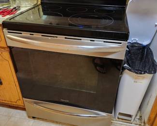 Frigidaire convection flat top range
