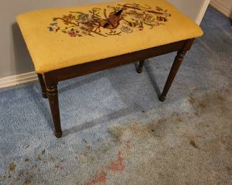 Piano bench