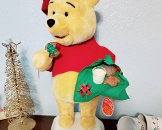 VINTAGE ANIMATED WINNIE THE POOH