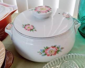 VINTAGE HALL CASSEROLE