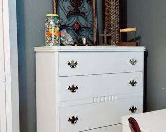 4 PIECE WHITE BEDROOM SET, DRESSER, DESK, END TABLE, FULL CAST IRON VINTAGE BED