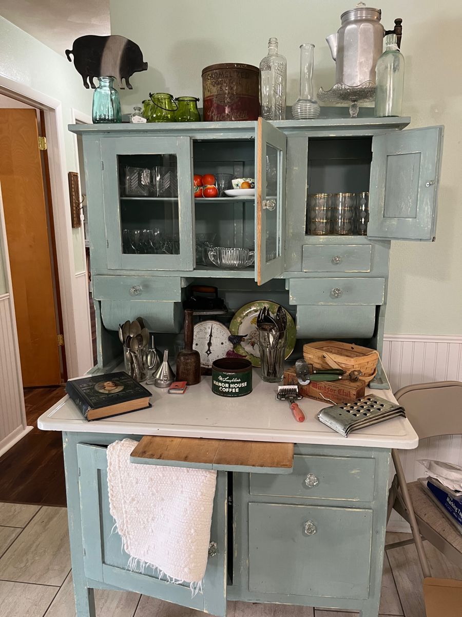 Adorable Vintage Kitchen cabinet