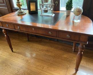ART Desk w/Leather InlayTop