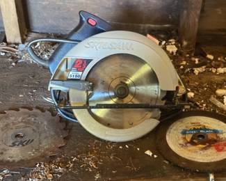 Skilsaw With 2 Blades