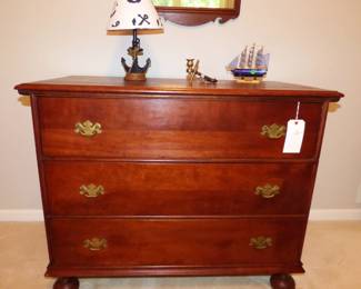 Antique Mahogany 3-drawer chest with Ball feet
