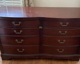 "Willow Creek Showcase" in Augusta, GA. Starts Closing Sat 7/13 at 8p. Pickup is Mon 7/15 from 1-6p. Please click here to view more photos, descriptions, and current bids: https://ctbids.com/estate-sale/29602