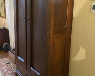 "Willow Creek Showcase" in Augusta, GA. Starts Closing Sat 7/13 at 8p. Pickup is Mon 7/15 from 1-6p. Please click here to view more photos, descriptions, and current bids: https://ctbids.com/estate-sale/29602