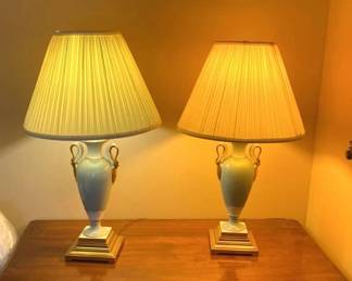 "Willow Creek Showcase" in Augusta, GA. Starts Closing Sat 7/13 at 8p. Pickup is Mon 7/15 from 1-6p. Please click here to view more photos, descriptions, and current bids: https://ctbids.com/estate-sale/29602