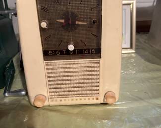 Great Vintage Westinghouse Radio