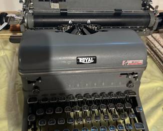 Antique Royal Typewriter