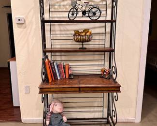 Baker’s Rack in guest quarters