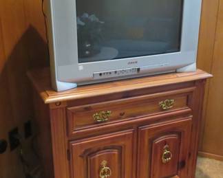 Sony WEGA TV - works. For retro gaming.