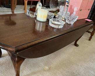 Drop leaf coffee table