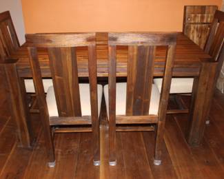 ⭐️Beautiful table with 4 chairs, bench & 2 leaves.                    D-39”   W-63”   H-30”