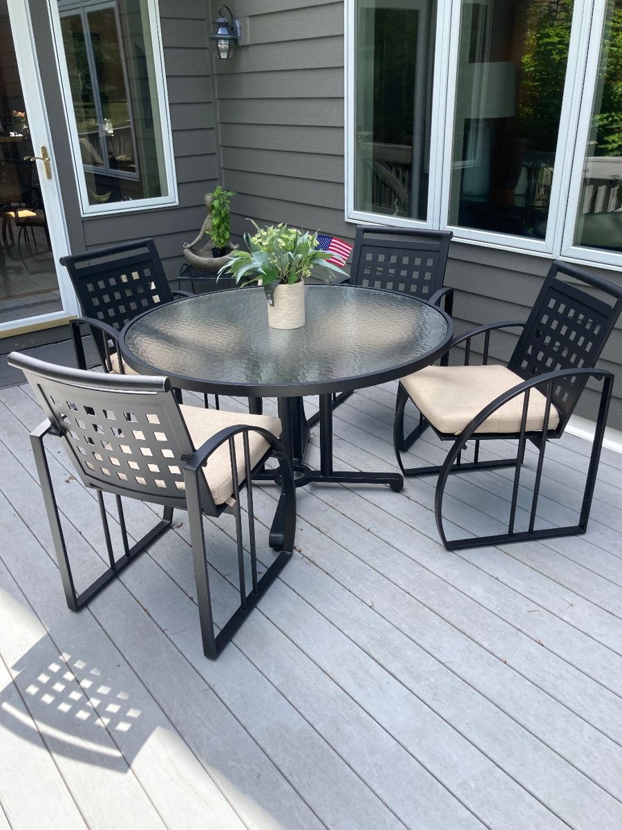 Outdoor Patio Set w/4 Arm Chairs