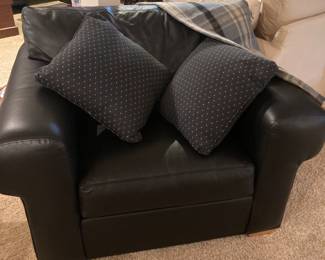ETHAN ALLEN Arm Chair w/Storage Ottoman
