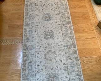 Momeni 2’ 3” x 7’6” Runner