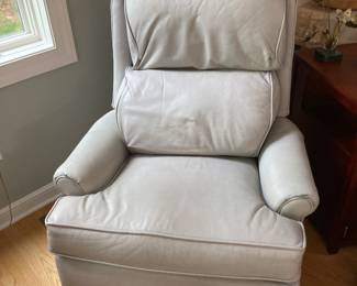 SMITH BROS. Leather Recliner