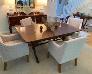 Trestle Dining Table w/4 Arm Chairs