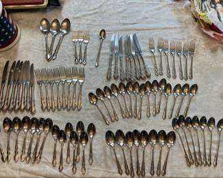 2 full sets of Oneida