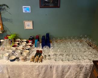 Very nice glassware, ice cream glasses, mugs etc