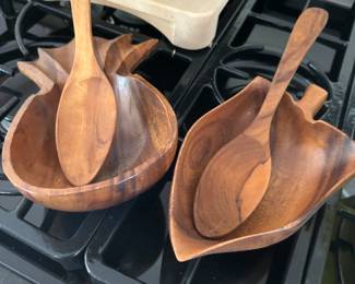 Wooden pineapple bowl from Hawaii & Monkey pod bowl 