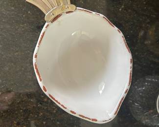 Ceramic fish bowl metal fin 