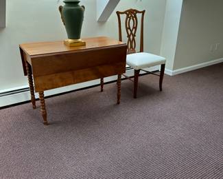 Antique twist leg drop leaf table 