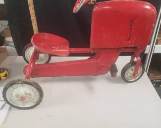 Retro Farm Pedal Tractor