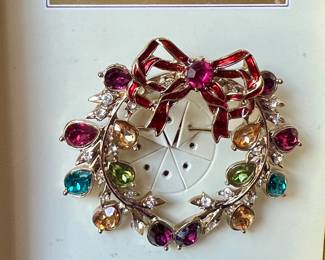 Dana Buchman Christmas Wreath Brooch 